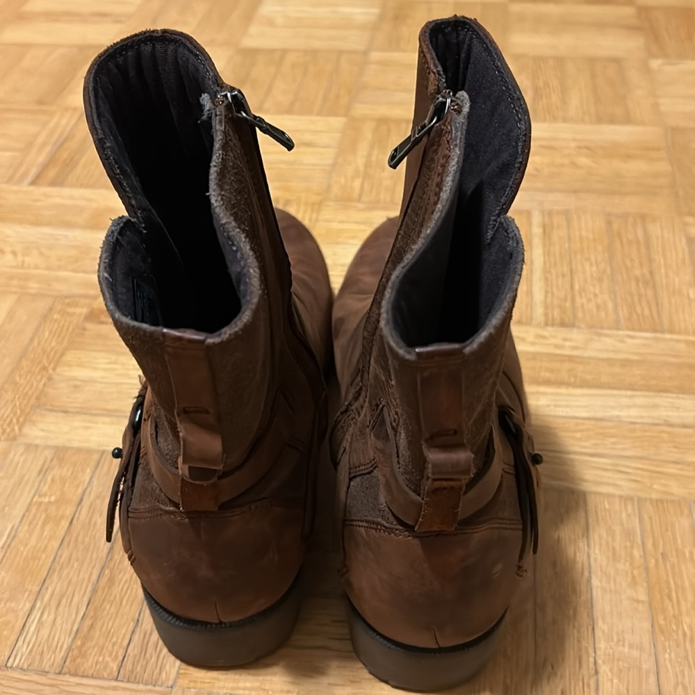 Teva - Picture 4 of 15